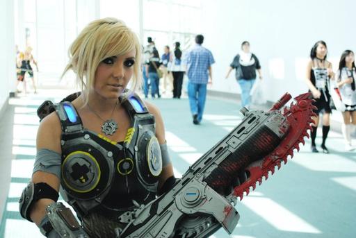 Gears of War 3 - Косплей Ани Страуд (Meagan Vanburkleo and Jessica Nigri) UPD