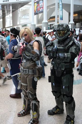 Gears of War 3 - Косплей Ани Страуд (Meagan Vanburkleo and Jessica Nigri) UPD